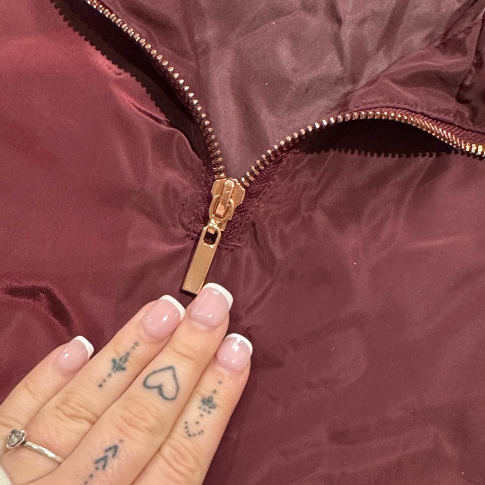 Guess Maroon and Black Color Block Bomber Jacket Wind breaker - Picture 3 of 6